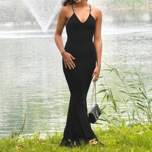 Chic Black Sleeveless Maxi Dress